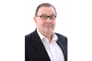 Portraitfoto <a href='https://www.management-kommunikation.de/pages/team/ebert-helmut.php'>Prof. Dr. Helmut Ebert</a> (Größe der HiRes-Datei ca. 4 MB)