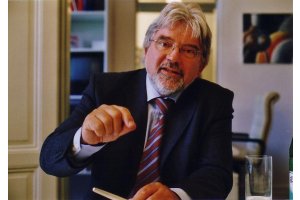 Portraitfoto <a href='https://www.management-kommunikation.de/pages/team/franken-friedhelm.php'>Friedhelm Franken</a> (Größe der HiRes-Datei ca. 256 KB)