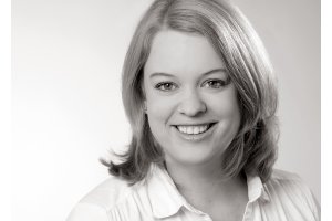 Portraitfoto <a href='https://www.management-kommunikation.de/pages/team/heidenreich-denise.php'>Denise Heidenreich M.A.</a> (Größe der HiRes-Datei ca. 2,1 MB)