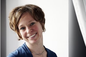 Portraitfoto <a href='https://www.management-kommunikation.de/pages/team/leser-antje.php'>Antje Leser M.A.</a> (Größe der HiRes-Datei ca. 2 MB)