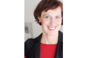 Portraitfoto Dipl.-Verwaltungswissenschaftlerin <a href='https://www.management-kommunikation.de/pages/team/liebisch-peggi.php'>Peggi Liebisch</a> (Größe der HiRes-Datei ca. 2,6 MB)