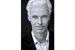 Portraitfoto <a href='https://www.management-kommunikation.de/pages/team/schleuss-carsten.php'>Carsten Schleuß</a> (Größe der HiRes-Datei ca. 8 MB)