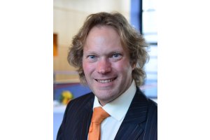 Portraitfoto <a href='https://www.management-kommunikation.de/pages/team/stoebel-manuel.php'>Dipl.-Sänger Manuel Stöbel</a> (Größe der HiRes-Datei ca. 322 KB)